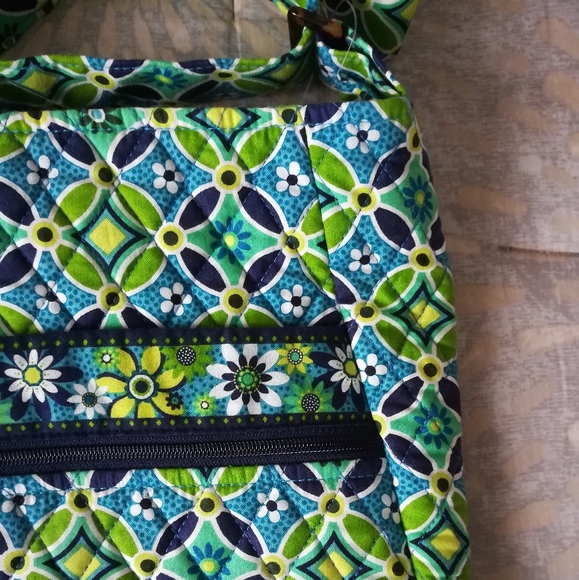 Vera Bradley NWOT crossbody purse. - Picture 5 of 16